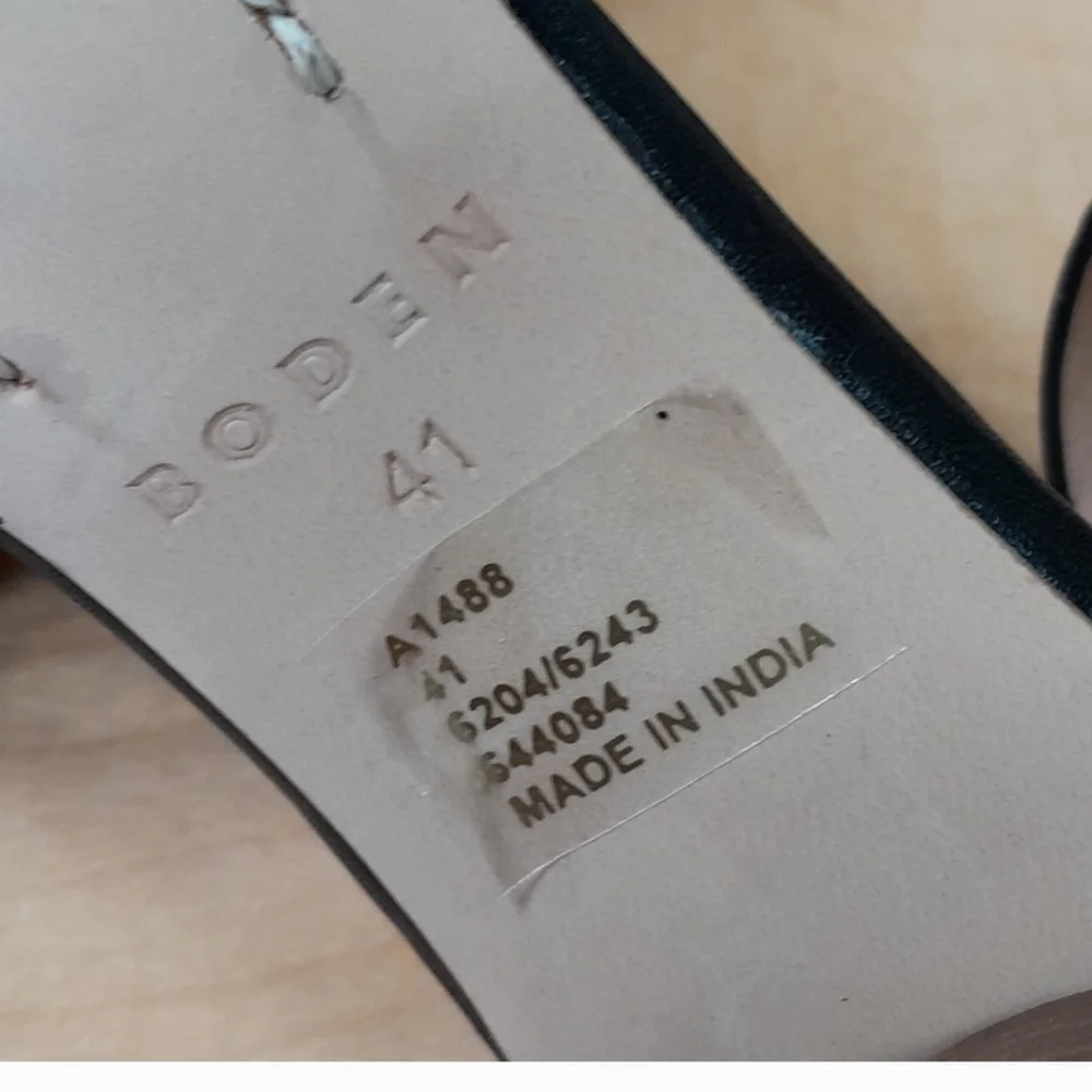 Boden black white